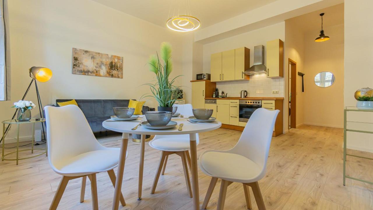 Cityapartment - 53 M², 2 Zimmer, Zentral, Netflix, Kueche, Waschmaschine Cottbus Dış mekan fotoğraf