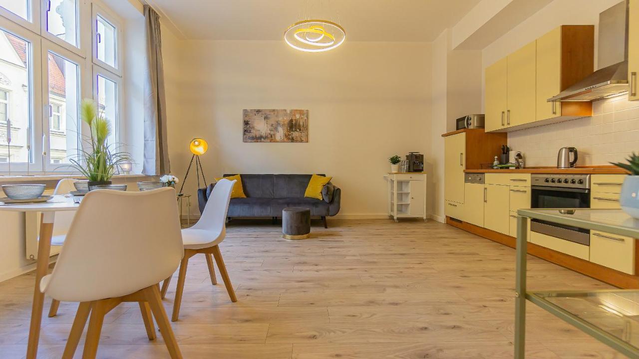 Cityapartment - 53 M², 2 Zimmer, Zentral, Netflix, Kueche, Waschmaschine Cottbus Dış mekan fotoğraf